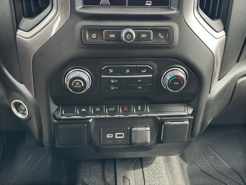 Used 2022 Chevrolet Silverado 1500 Custom AWD/4WD image 11