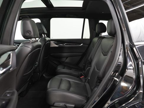 Used 2021 Cadillac XT6 Premium Luxury image 19