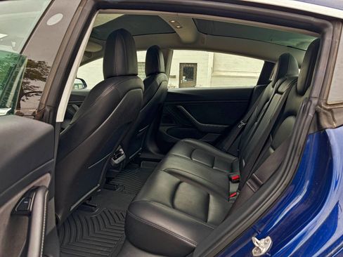 Used 2018 Tesla Model 3 Performance image 16