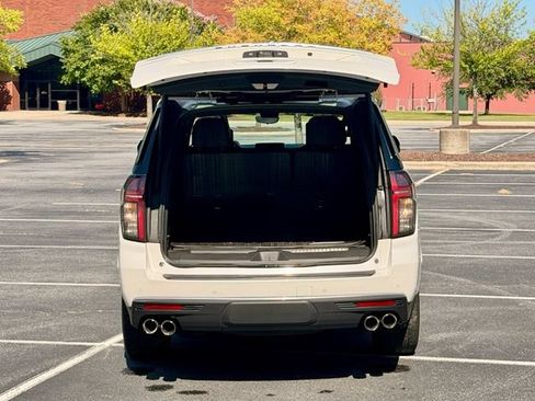 Used 2024 Chevrolet Suburban High Country w/ Advanced Technology Package AWD/4WD image 17