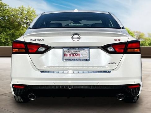 Certified 2023 Nissan Altima 2.5 SR w/ SR Premium Package AWD/4WD image 5
