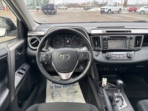 Used 2018 Toyota RAV4 XLE image 19