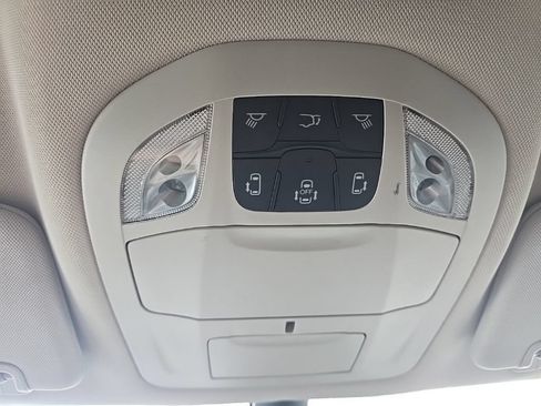 Used 2023 Chrysler Pacifica Touring-L FWD image 21