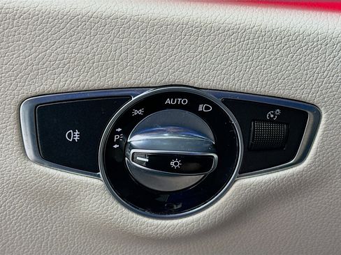 Used 2018 Mercedes-Benz E 300 image 17