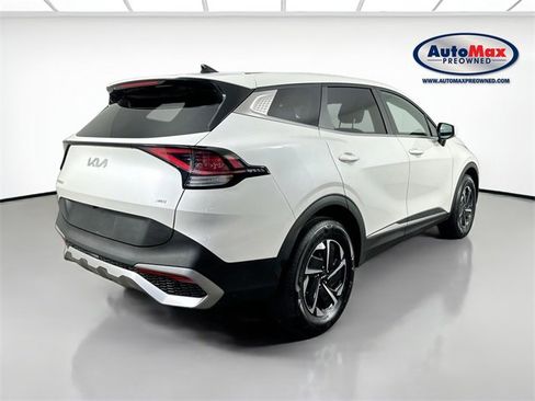 Used 2023 Kia Sportage LX image 2