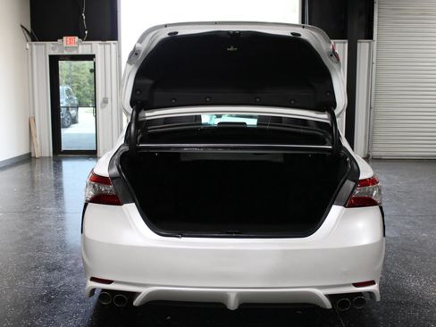 Used 2020 Toyota Camry XSE FWD image 33