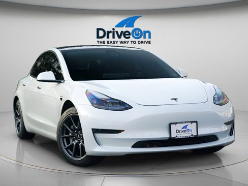 Used 2021 Tesla Model 3 Standard Range Plus image 12