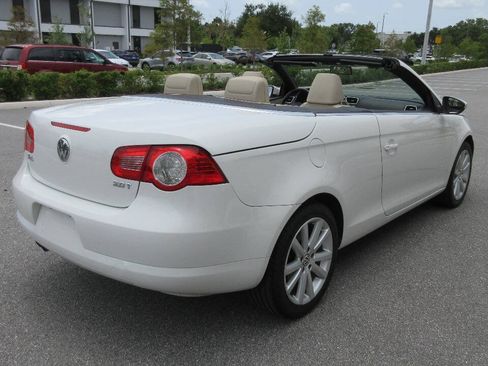 Used 2011 Volkswagen Eos Komfort FWD image 5