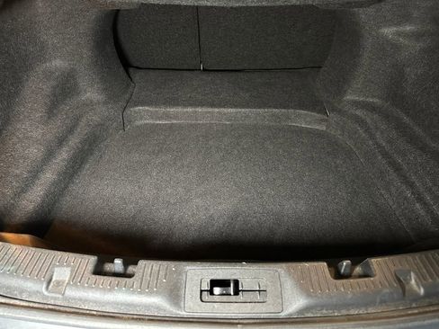 Used 2018 Ford Taurus Limited image 22