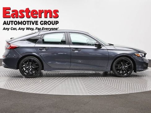 Used 2025 Honda Civic Sport image 4