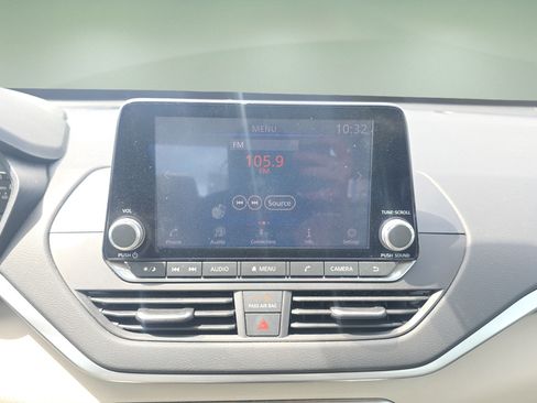 Used 2021 Nissan Altima 2.5 SV FWD image 11
