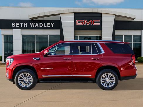 Used 2021 GMC Yukon SLT w/ SLT Premium Package image 4