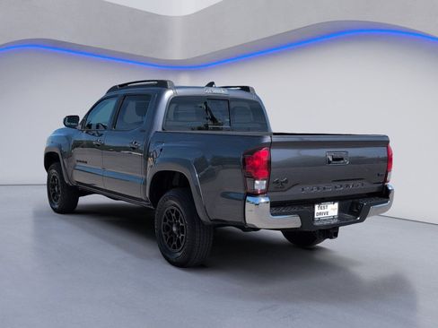 Used 2021 Toyota Tacoma SR5 w/ Blackout Package (TMS) image 9