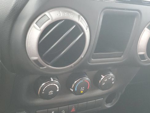 Used 2016 Jeep Wrangler Unlimited Sport w/ Connectivity Group AWD/4WD image 21