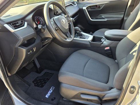 Used 2022 Toyota RAV4 LE image 14
