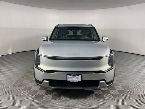Certified 2024 Kia EV9 Wind AWD/4WD image 18