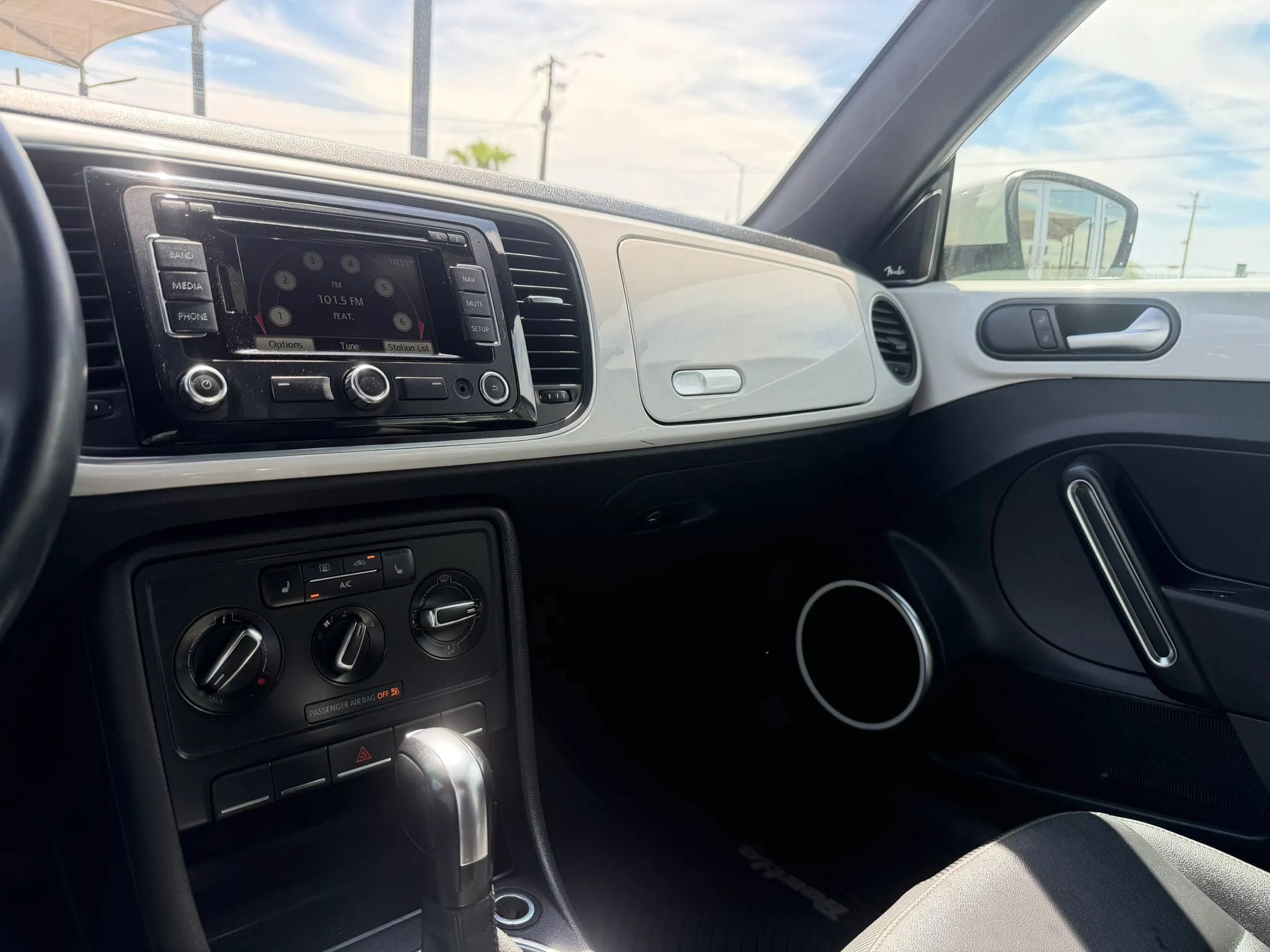 Used 2013 Volkswagen Beetle 2.5 FWD image 21