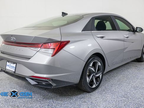 Used 2021 Hyundai Elantra SEL w/ Convenience + Premium Package FWD image 7