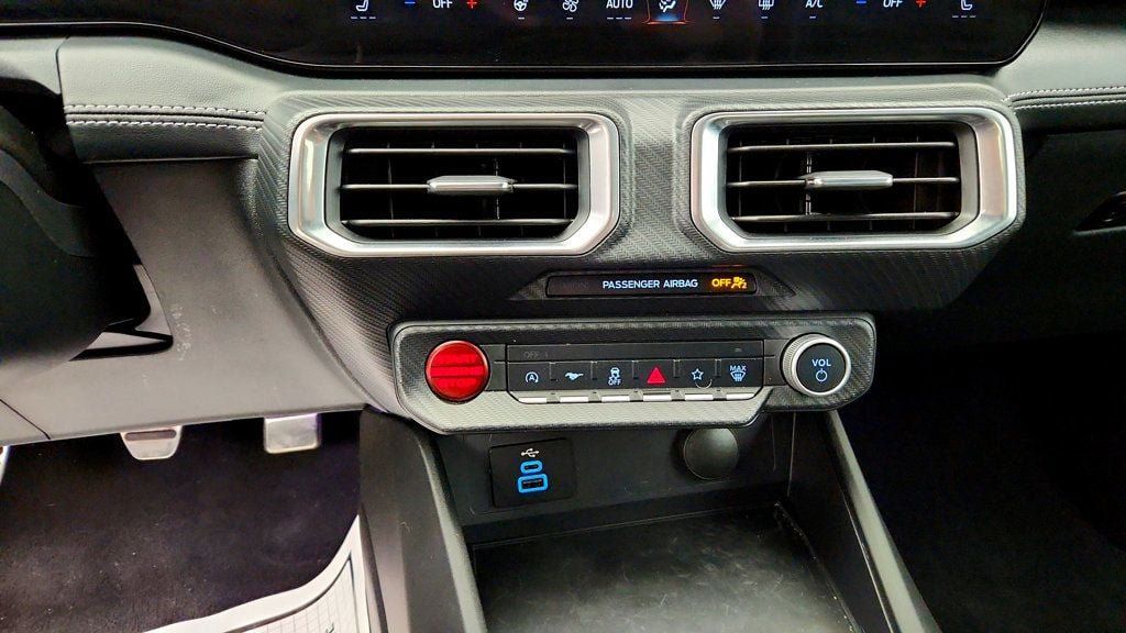 Used 2025 Ford Mustang GT Premium RWD image 17