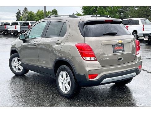 Used 2021 Chevrolet Trax LT w/ Driver Confidence Package AWD/4WD image 12