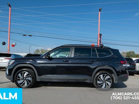 Used 2025 Volkswagen Atlas SE image 30