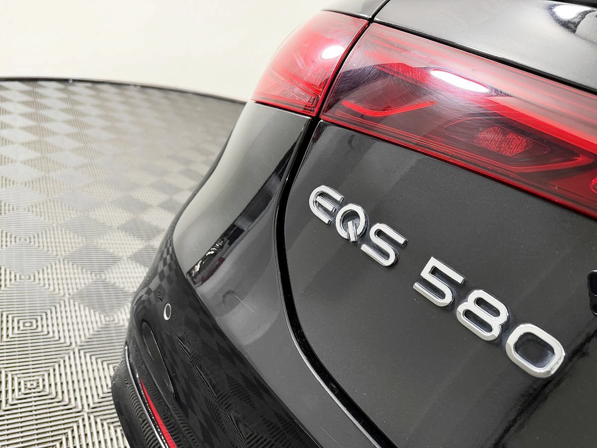 Used 2022 Mercedes-Benz EQS 580 4MATIC Sedan image 12