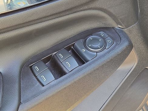 Used 2022 Chevrolet Equinox LT FWD image 22