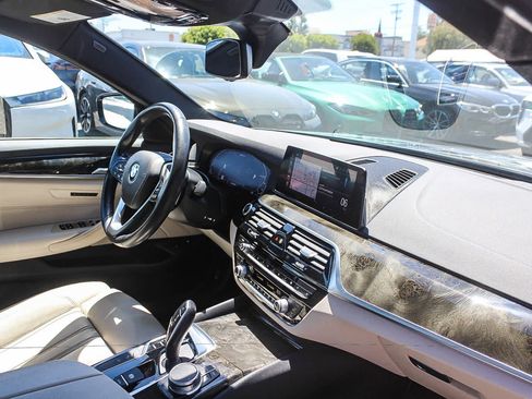 Used 2020 BMW 530e xDrive AWD/4WD image 15
