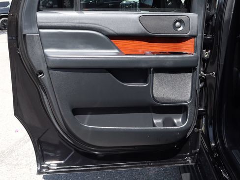 Used 2022 Lincoln Navigator L 4WD image 49