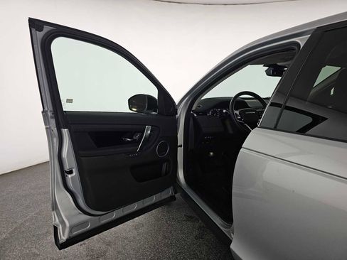 Certified 2023 Land Rover Discovery Sport SE image 19