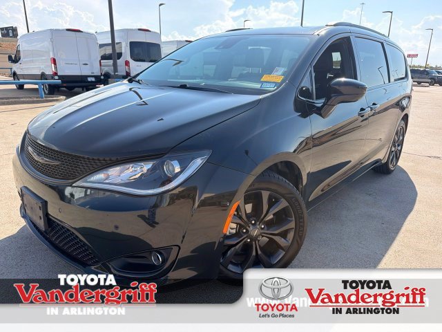 Used 2019 Chrysler Pacifica Touring-L Plus w/ Advanced Safetytec Group FWD image 1