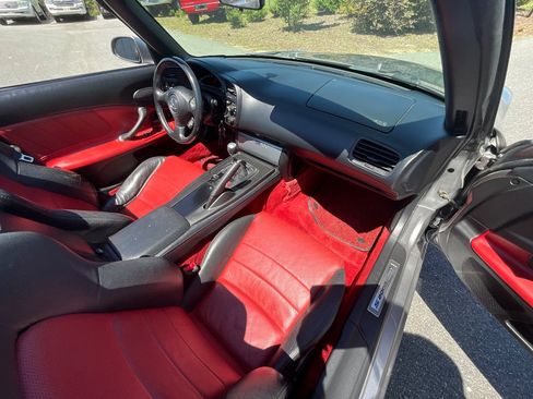 Used 2006 Honda S2000 image 17