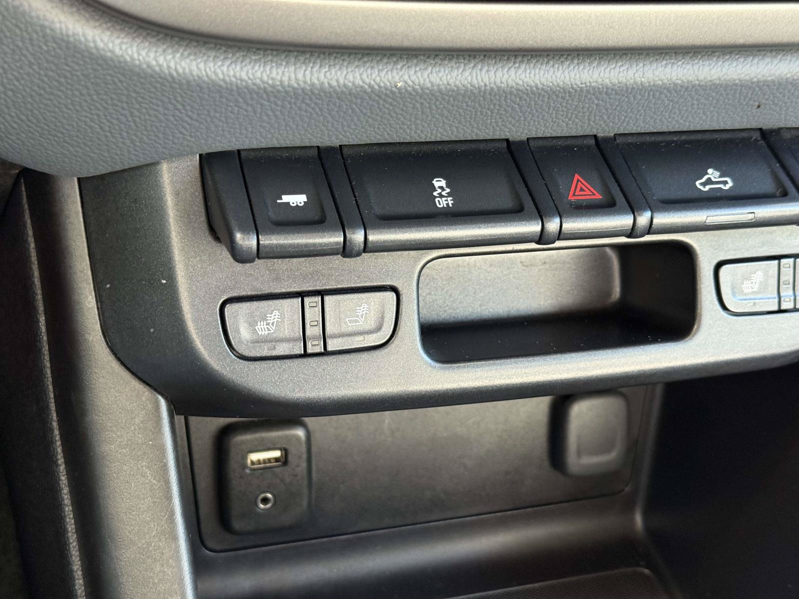 Used 2017 Chevrolet Colorado Z71 AWD/4WD image 25