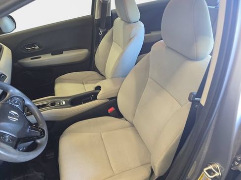 Used 2019 Honda HR-V LX image 17