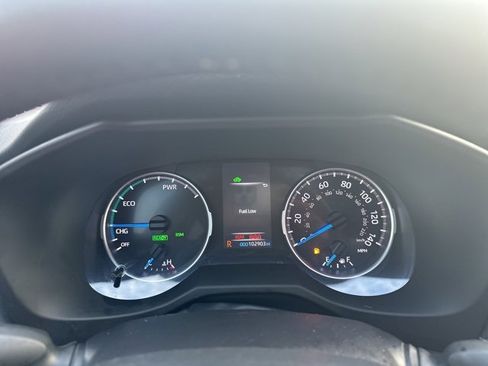 Used 2022 Toyota RAV4 XLE Premium image 34