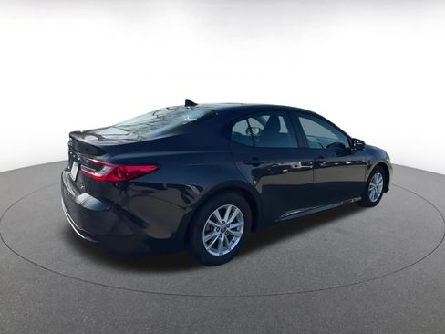 Used 2025 Toyota Camry LE image 14