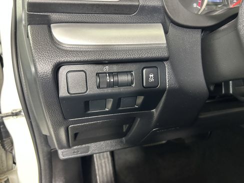 Used 2016 Subaru Crosstrek 2.0i Premium image 16