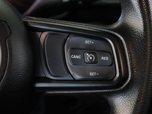 Used 2025 Jeep Gladiator Sport AWD/4WD image 24