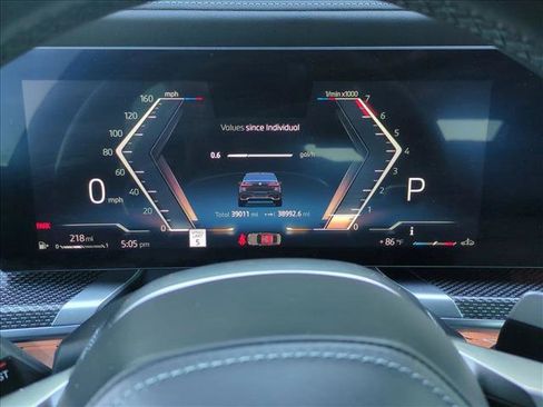 Used 2023 BMW 760i xDrive w/ Parking Assistance Package image 11