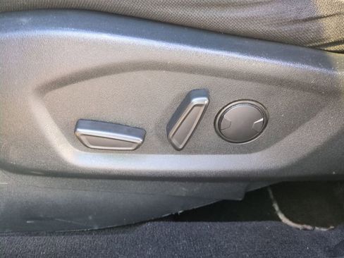 Used 2019 Ford Explorer XLT w/ Equipment Group 201A image 10