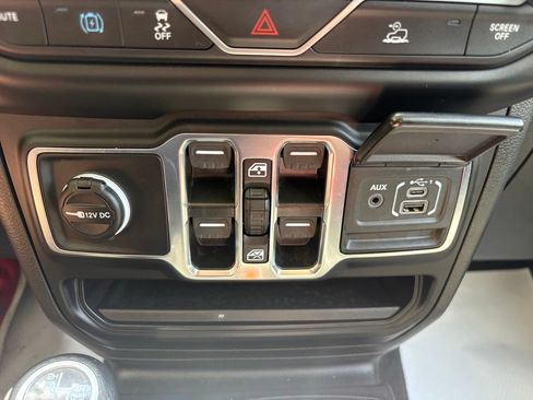 Used 2023 Jeep Wrangler Unlimited w/ Convenience Group AWD/4WD image 23