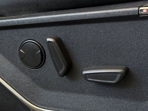 Used 2022 Ford F150 Lariat image 7