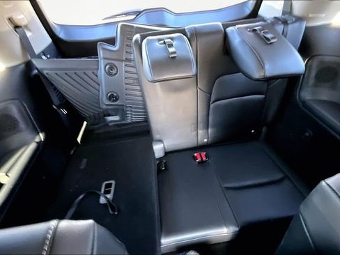 Used 2024 Nissan Pathfinder SL w/ SL Premium Package image 18