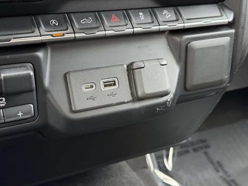 Used 2020 Chevrolet Silverado 1500 RST AWD/4WD image 28