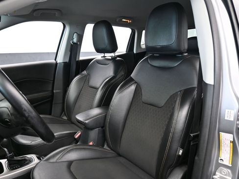 Used 2020 Jeep Compass Latitude image 10