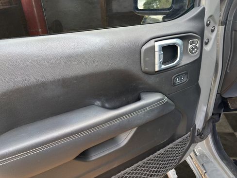 Used 2021 Jeep Wrangler Unlimited Sahara w/ Cold Weather Group image 18