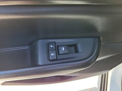 Used 2024 Jeep Grand Cherokee Altitude RWD image 12