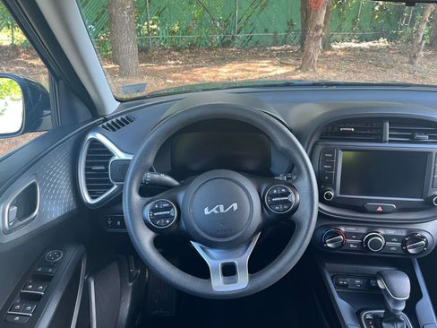 Used 2025 Kia Soul FWD image 31