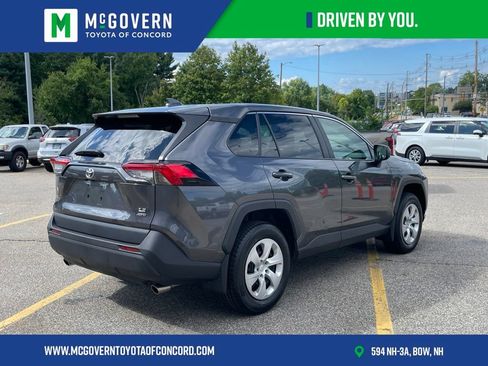 Used 2023 Toyota RAV4 LE AWD/4WD image 5