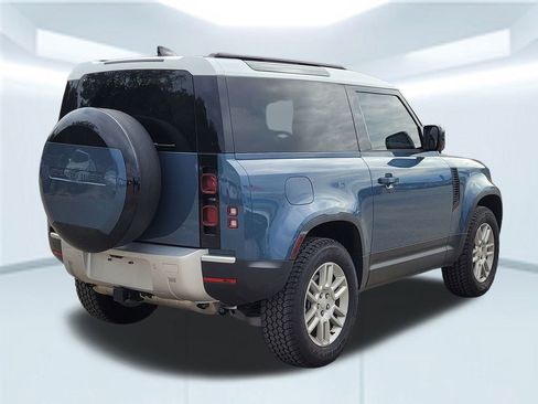 Used 2025 Land Rover Defender 90 S image 6